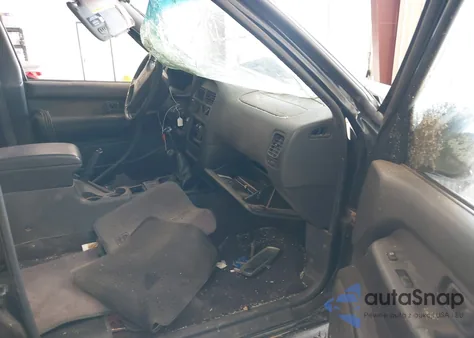 1999 Nissan Pathfinder Le/Se/Xe z USA, uszkodzony, nr VIN JN8AR07Y7XW364658